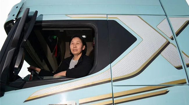 單人單車橫穿中國，“獨行女俠”太酷了！